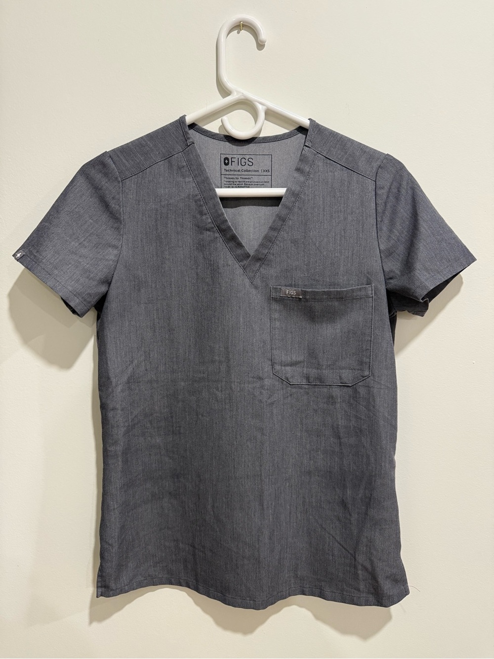 FIGS Women’s XXS Charcoal Catarina Technical Scrub Top